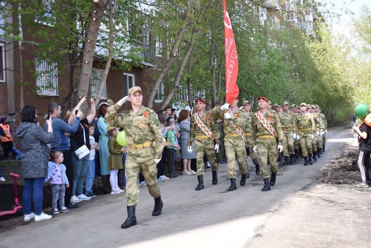 В Уфе росгвардейцы приняли участие во Всероссийской патриотической акции «Парад у дома ветерана»