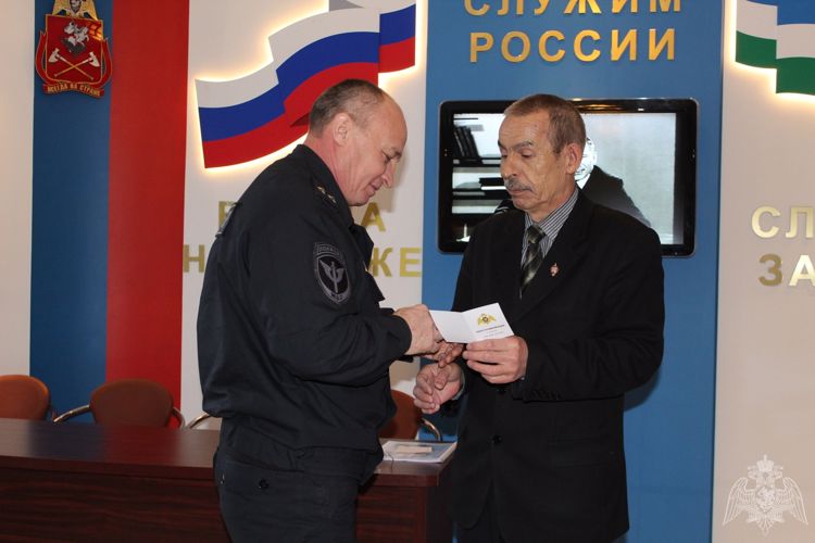 Сотрудники и военнослужащие Росгвардии по Республике Башкортостан поздравляют  ветеранов службы с Днём пожилых людей