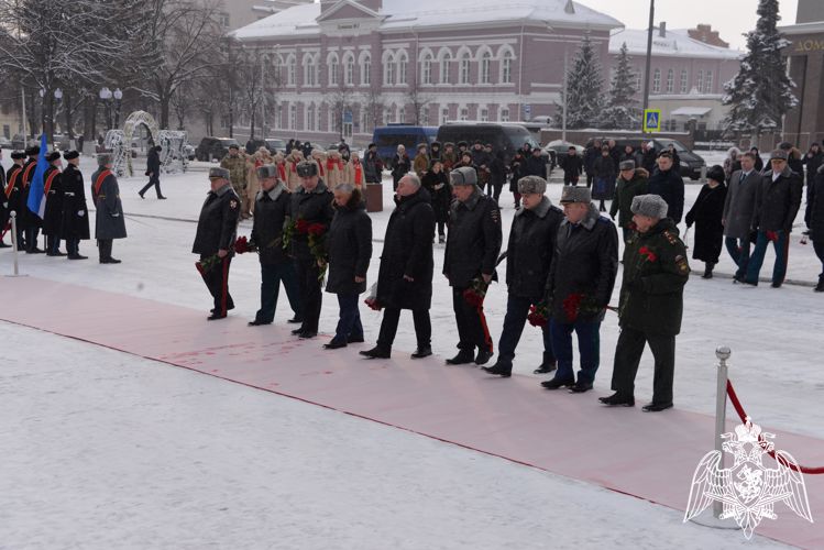 Начальник Управления Росгвардии по Республике Башкортостан принял участие в торжественном возложении цветов к памятнику Минигали Шаймуратову