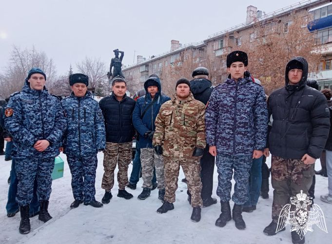 В Белорецке сотрудники вневедомственной охраны Росгвардии приняли участие в церемонии возложения цветов к мемориалу погибшим воинам-интернационалистам