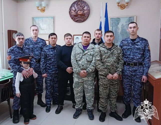 Сотрудники вневедомственной охраны Росгвардии по городу Белорецку провели экскурсию для молодых сотрудников