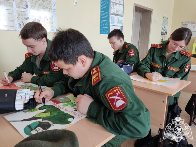 В Башкирии кадеты подшефного класса Росгвардии приняли участие в выставке рисунков