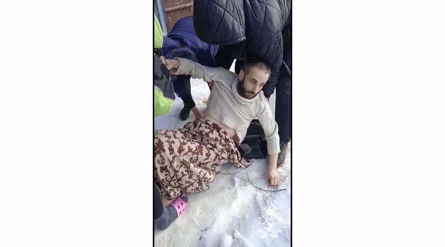 В Уфе офицер Росгвардии спас неходячего мужчину на пожаре