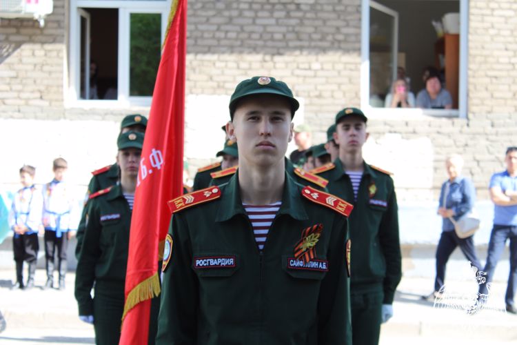 В Уфе Росгвардия провела акцию «Парад у дома ветерана»