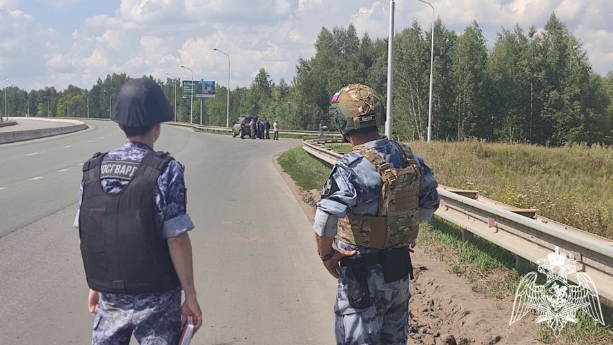В Уфе росгвардейцы убедили сдаться мужчину, угрожавшего взорвать гранату