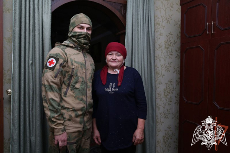 Медик Росгвардии спас жительницу ДНР