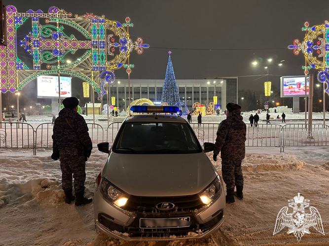 В Башкирии росгвардейцы приняли участие в обеспечении правопорядка и безопасности граждан в новогоднюю ночь