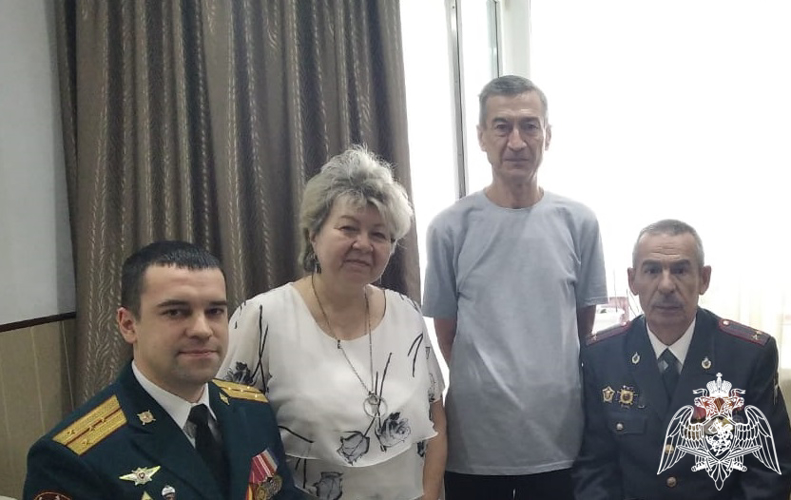 Семью погибшего офицера навестили росгвардейцы в Башкирии
