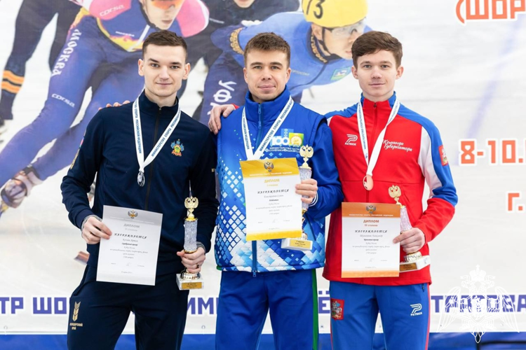 Спортсмен из Росгвардии одержал победу на Кубке России по конькобежному спорту