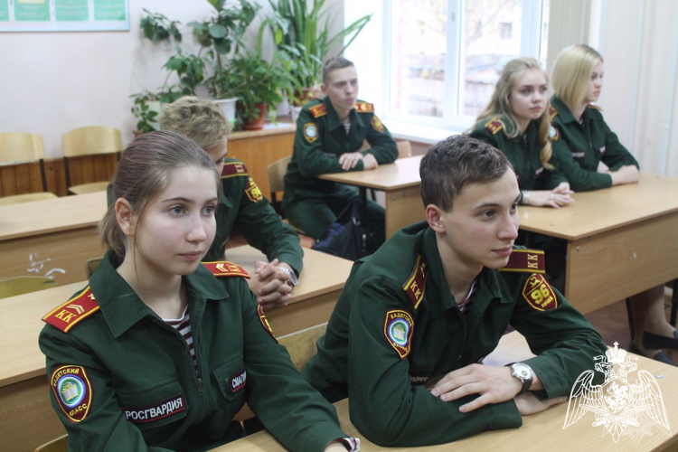 В Башкирии сотрудники Росгвардии  провели профориентационное занятие для школьников