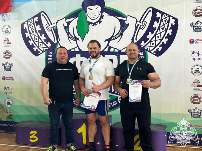 Сотрудник Росгвардии стал призером Чемпионата и первенства по пауэрлифтингу в Республике Башкортостан