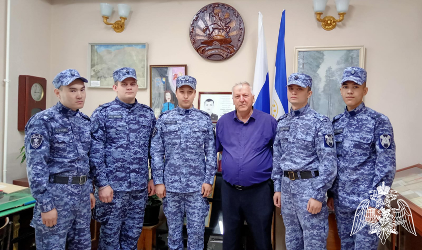 В Башкортостане провели экскурсию для молодых сотрудников Росгвардии 