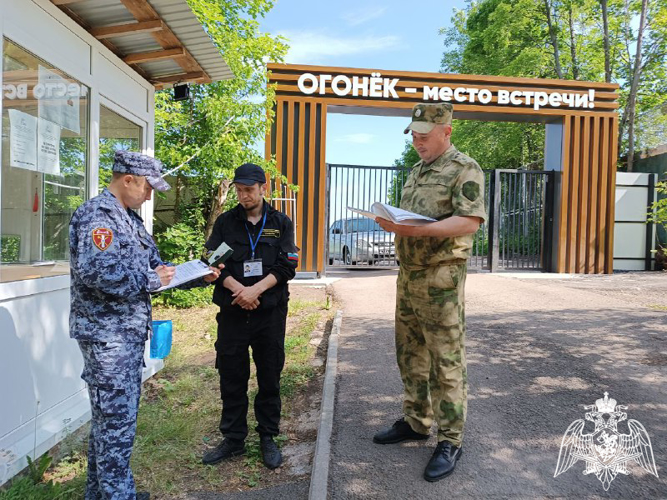 Сотрудники и военнослужащие Росгвардии Башкортостана проводят проверочные мероприятия организации охраны объектов летнего детского отдыха