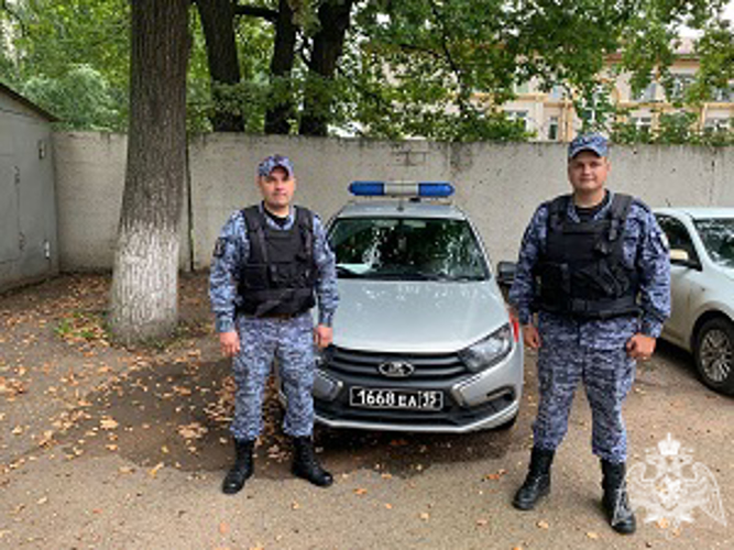 В Республике Башкортостан сотрудники Росгвардии задержали подозреваемого в грабеже