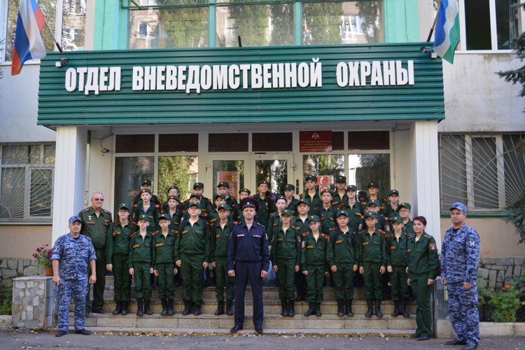 В Башкирии росгвардейцы организовали экскурсию в отдел вневедомственной охраны