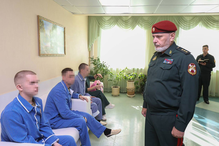 ЗАМЕСТИТЕЛЬ ДИРЕКТОРА РОСГВАРДИИ ГЕНЕРАЛ-ПОЛКОВНИК АЛЕКСЕЙ ВОРОБЬЕВ ВРУЧИЛ ГОСУДАРСТВЕННЫЕ НАГРАДЫ РОСГВАРДЕЙЦАМ В ГЛАВНОМ ГОСПИТАЛЕ ВЕДОМСТВА 