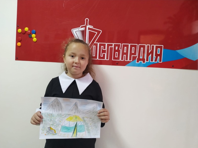 Росгвардейцы Башкортостана организовали выставку рисунков ко Дню республики