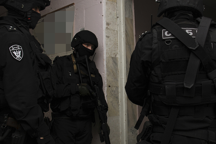 В Башкортостане при силовой поддержки Росгвардии задержан подозреваемый в совершении поджога почтового отделения
