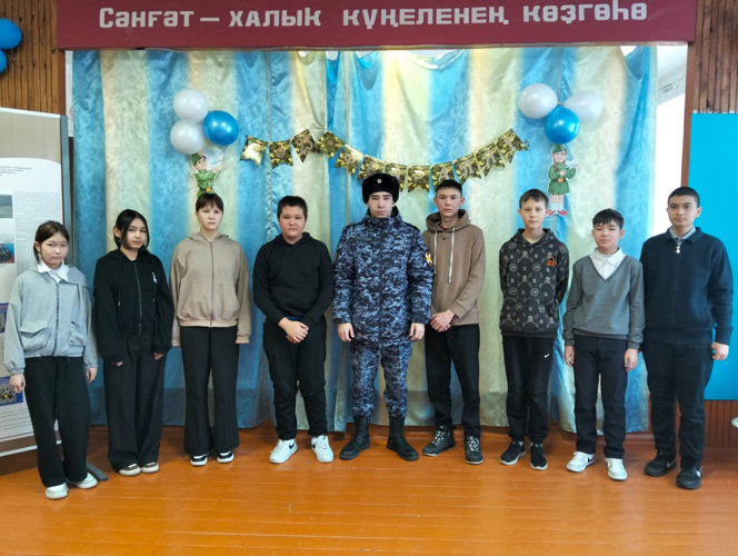 В преддверии Дня защитника Отечества сотрудники Росгвардии Башкортостана провели профориентационное занятие