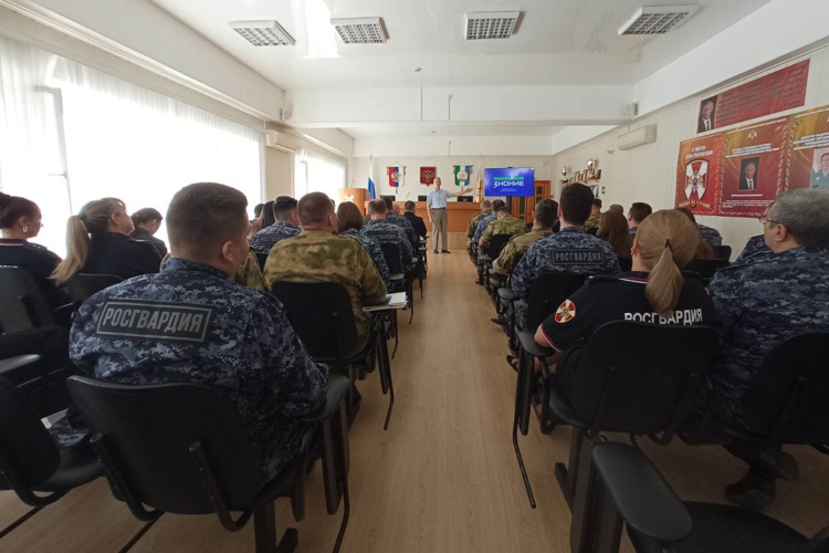 Сотрудники и военнослужащие Управления Росгвардии по Республике Башкортостан обсудили с экспертом угрозы азартных игр и финансовых пирамид