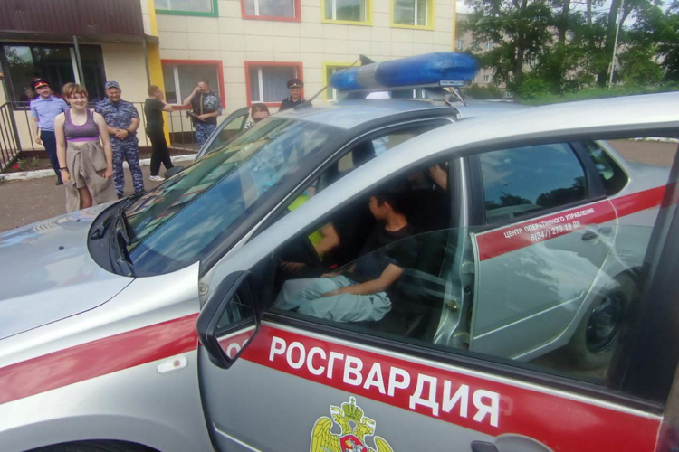 Росгвардейцы Башкортостана совместно с правоохранительными органами Бирского района провели праздничное мероприятие 