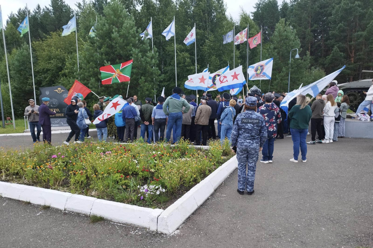 Сотрудники вневедомственной охраны по Белебеевскому району обеспечили общественный порядок в День Военно-Морского Флота РФ