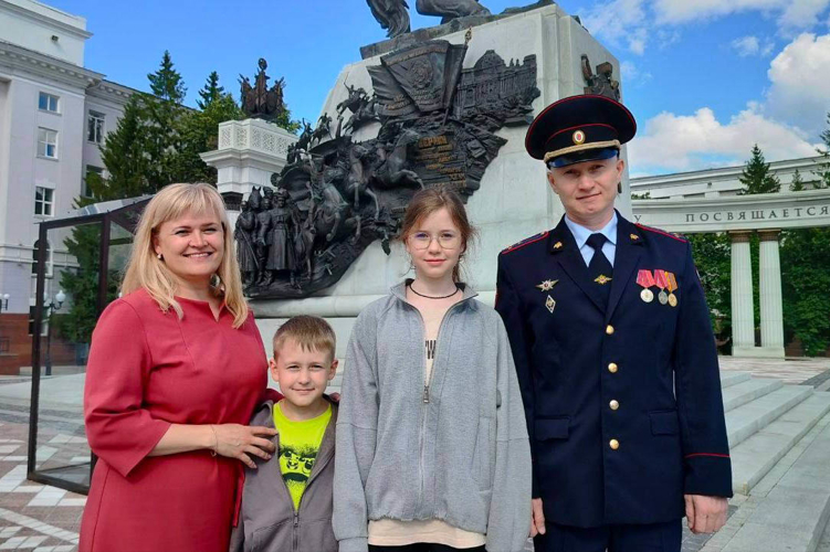 День семьи, любви и верности. Интервью с росгвардейцем Рустамом Сакаевым: «Семья — опора в службе и жизни»