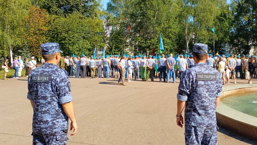 В Башкортостане росгвардейцы обеспечили безопасность граждан в период празднования Дня ВДВ 