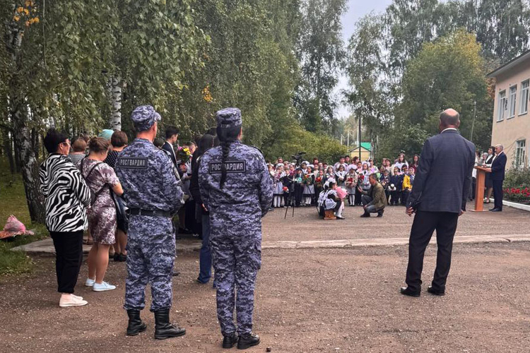В Башкортостане росгвардейцы обеспечили безопасность в День знаний