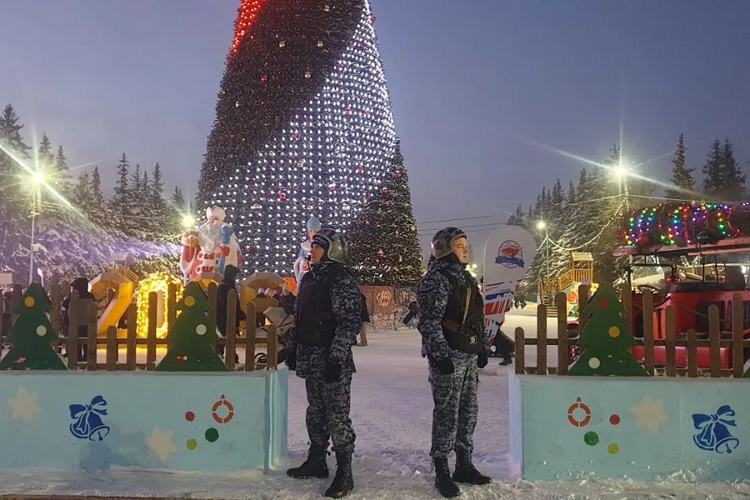 В Башкортостане росгвардейцы обеспечили безопасность открытия главной ёлки республики