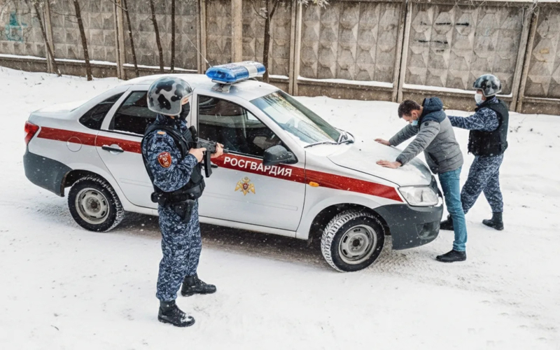 В Уфе росгвардейцы задержали подозреваемого в хищении из гипермаркета