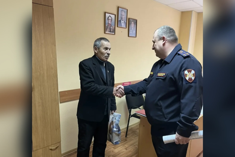 В Уфе росгвардейцы присоединились к акции «С Новым годом, ветеран!»