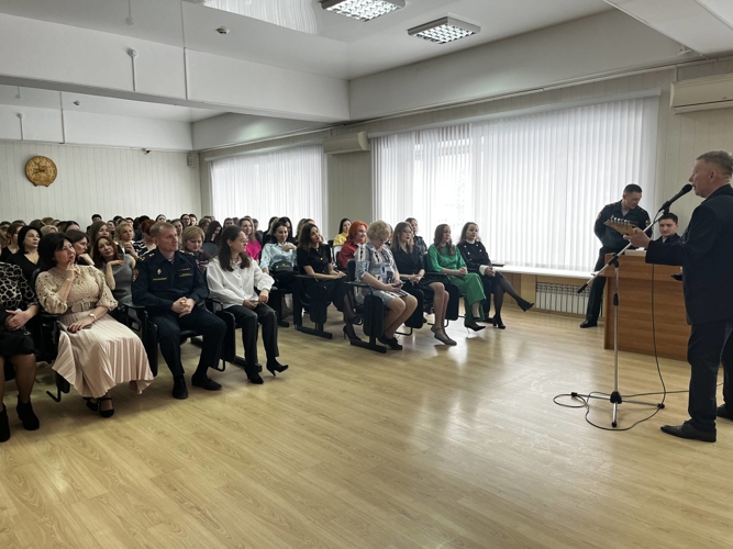 В Башкортостане женский коллектив Росгвардии поздравили с Международным женским днем