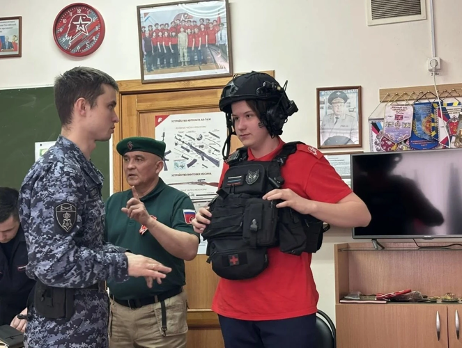 В Башкортостане сотрудники Росгвардии провели профориентационный урок
