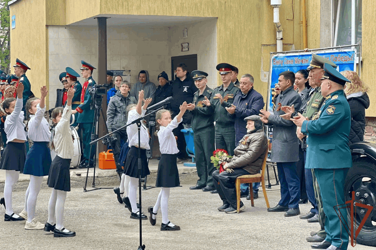 В Уфе Росгвардия приняла участие в Параде у дома ветерана