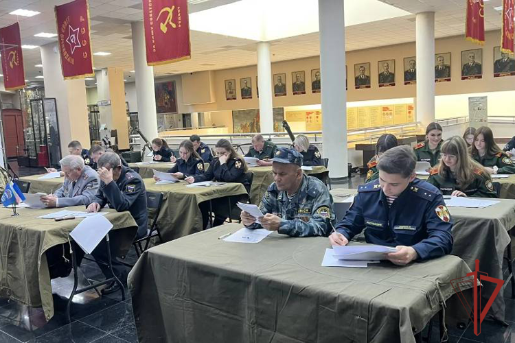 В УФЕ СОТРУДНИКИ РОСГВАРДИИ ПРИНЯЛИ УЧАСТИЕ В МЕЖДУНАРОДНОЙ ПАТРИОТИЧЕСКОЙ АКЦИИ «ДИКТАНТ ПОБЕДЫ»