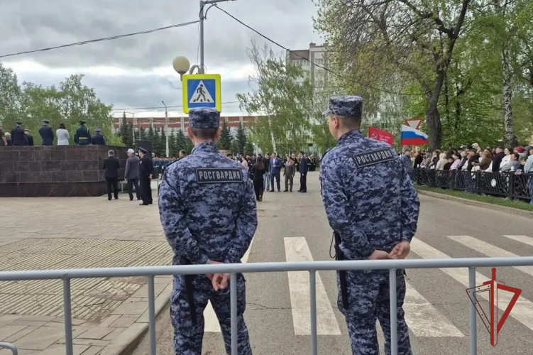 В Башкирии росгвардейцы обеспечили безопасность граждан в День Победы