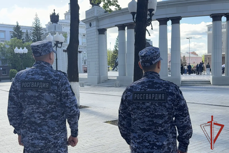 В Башкирии росгвардейцы обеспечили безопасность граждан в День Победы