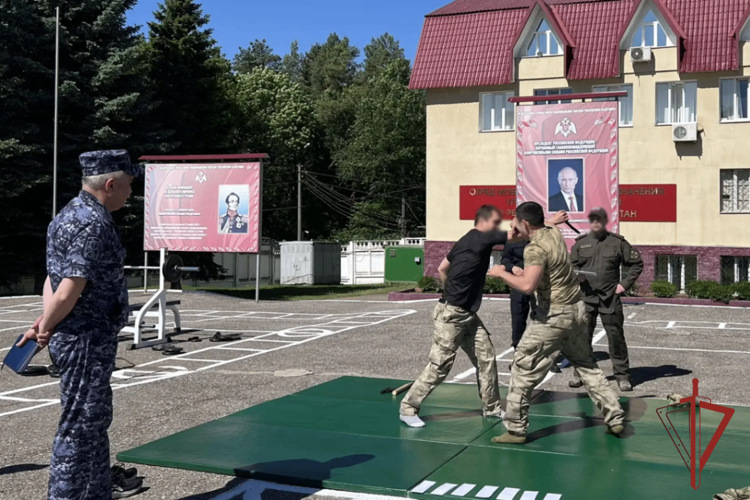 Сотрудники спецподразделений Росгвардии в Башкортостане сдали испытания на право ношения геральдического знака II степени