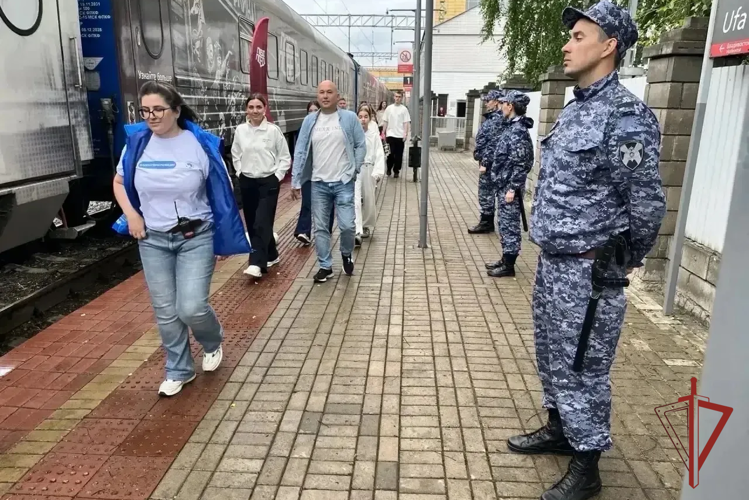Росгвардейцы Башкортостана обеспечили безопасность пребывания «Поезда Победы» в Уфе