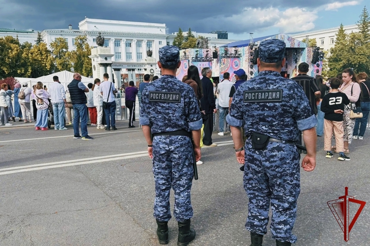 Росгвардейцы обеспечили безопасность Всероссийской детской Фольклориады в Уфе