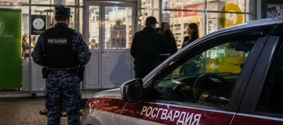 В Уфе росгвардейцы задержали женщину, пытавшуюся оплатить покупки сувенирной купюрой
