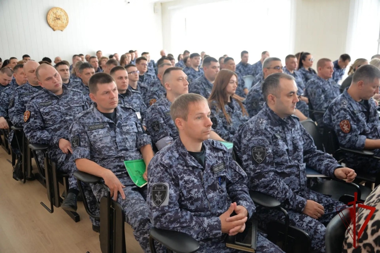 В Управлении Росгвардии по Республике Башкортостан прошла встреча с помощником командующего Приволжским округом по работе с верующими