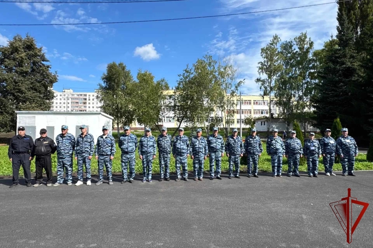 Росгвардия проверила готовность охраны школ Кировского района Уфы к новому учебному году
