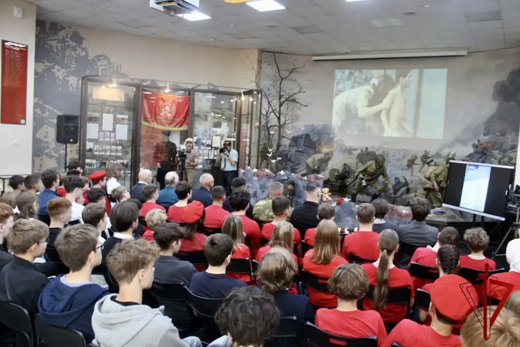 В Республиканском музее Боевой Славы ветеран Росгвардии рассказал школьникам о борьбе с терроризмом