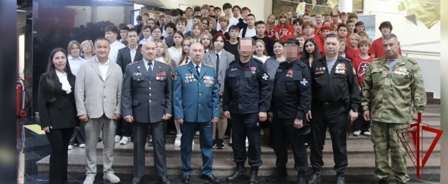 В Республиканском музее Боевой Славы ветеран Росгвардии рассказал школьникам о борьбе с терроризмом